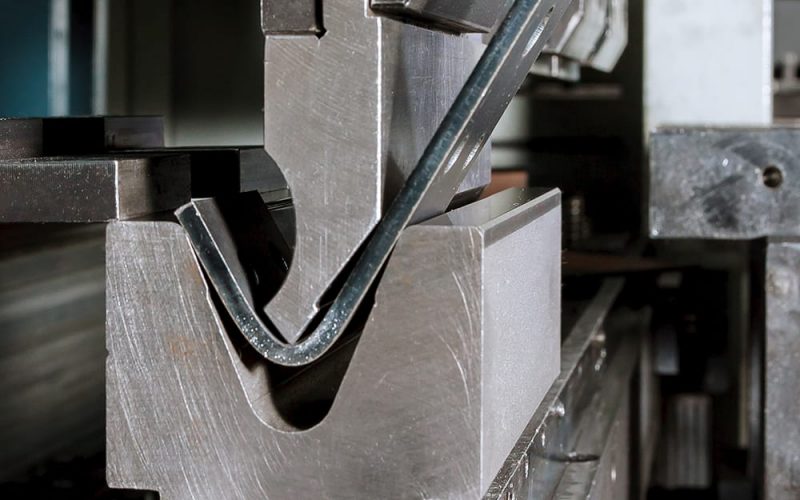 bending-sheet-metal-hydraulic-machine-factory-bend-tools-press-brake-punch-die-close-up